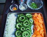 ゴーヤと人参のサブジ(カレー炒め)作り方1写真