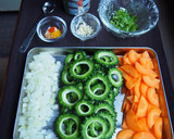 ゴーヤと人参のサブジ(カレー炒め)作り方1写真