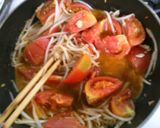 簡単！　トマトと　もやし　ツナの炒め物！作り方3写真