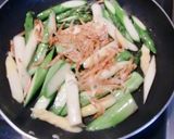 ホワイトアスパラと桜えびのバター炒め作り方3写真