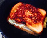 簡単朝食！ベーコンエッグホットサンド作り方5写真