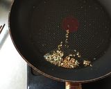 5分レシピ★ツナと魚肉ソのニンニクパスタ作り方2写真