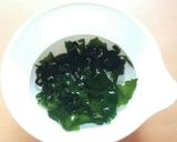 ランチにお湯を注ぐだけ！わかめスープ作り方1写真