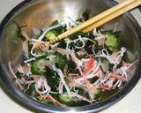 きゅうりとカニカマ＆わかめの和え物作り方1写真