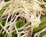 簡単おかず、スナップえんどうの3色炒め作り方4写真