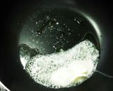 ピーマンと舞茸のにんにくバター醤油炒め作り方3写真
