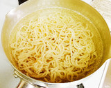 厚揚げ・玉ねぎ・しらたきのとろろどんぶり作り方1写真