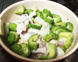 ゴーヤとイカ下足・塩レモン炒め作り方2写真
