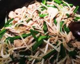 時短でメイン！豚ニラもやし炒め作り方2写真