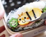 キャラ弁＊簡単♪蜜蜂くんデコおにぎらず作り方8写真