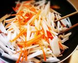 大根とニンジン油揚げのバター醤油炒め！作り方4写真