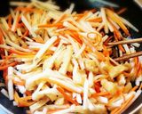 大根とニンジン油揚げのバター醤油炒め！作り方5写真
