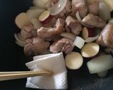 サツマイモと鶏肉の甘酢醤油バター炒め作り方4写真