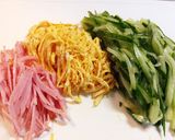 冷麺 具は蒸しなすとぬか漬けきゅうり作り方2写真