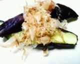 簡単♪皮も食べましょ、レンジで焼き茄子作り方7写真