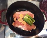 ストウブで簡単！とり胸肉で基本の蒸し鶏作り方1写真