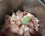 とり胸肉の赤ワイン煮込み ♪ 圧力鍋使用作り方3写真
