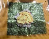 卵焼きとカニカマのおにぎらず作り方3写真