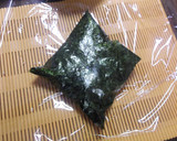 卵焼きとカニカマのおにぎらず作り方8写真