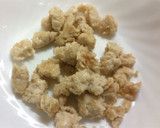 鶏挽肉と厚揚げとCナッツのOソース炒め作り方4写真