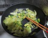 材料２つ　アボカドとレタスのいためもの作り方4写真