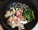100円調味料使用★炊飯器で絶品パエリア作り方2写真