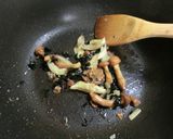 夏の山菜、冷凍キノコ等の美味しい油炒め作り方4写真