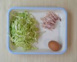 キャベツとベーコンの座布団の目玉焼き作り方1写真