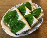 簡単すぎ♪バジルと豆腐のお醤油がけ♪作り方2写真