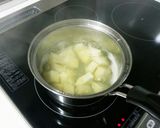 朝ご飯 ジャガイモとささげのお味噌汁作り方1写真
