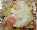 朝ごはん☆コンソメキャベツと目玉焼き。作り方6写真