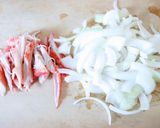 旨味ある【新玉コーンとカニカマのお味噌汁作り方1写真