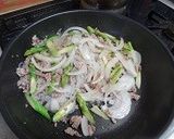 アスパラガスとコーン玉葱と豚挽肉炒め作り方4写真