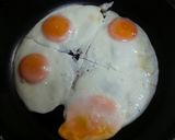 味のり入り☆ごま油香る2つ折り目玉焼き作り方1写真