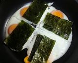 味のり入り☆ごま油香る2つ折り目玉焼き作り方2写真