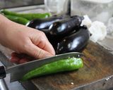 なすと豚肉のにんにく炒め作り方1写真