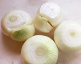 新玉ねぎと新ジャガの梅肉煮作り方1写真