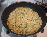 キノコのアヒージョ使用☆カレーピラフ！作り方3写真