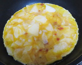 胃にもやさしい☆長いもと梅ぼしの卵焼き作り方3写真