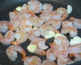 海老とアボカドのﾐﾆﾄﾏﾄ入りパスタ作り方3写真