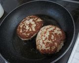 ハンバーグピザ作り方1写真