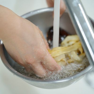 玉竹・沙参・百合根の薬膳スープ｜陳皮と豚肉：工程4