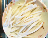 ごはんにもつまみにも！大根の皮の梅肉和え作り方1写真