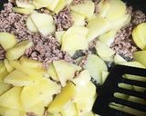 じゃが芋と挽肉の甘辛炒め〜エスニック風作り方4写真