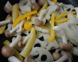 れんこんと海老のソテー☆ガーリックマヨ味作り方3写真
