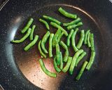 韓国風★鶏肉とインゲンの甘辛炒め作り方4写真