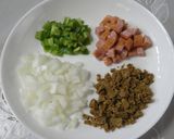 簡単！バジル入りカレーチャーハン作り方1写真