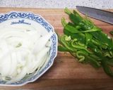 ピーマンと玉ねぎの豚巻き♡作り方1写真