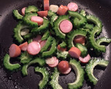 簡単！苦くない！ゴーヤのカレーマヨ炒め作り方2写真