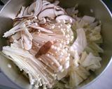 白菜と 鶏むね肉の ピリ辛にんにく煮込み作り方3写真